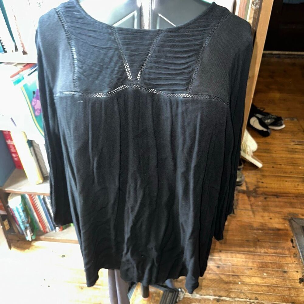 Torrid black cutaway flowy open sleeve boho minimalist blouse